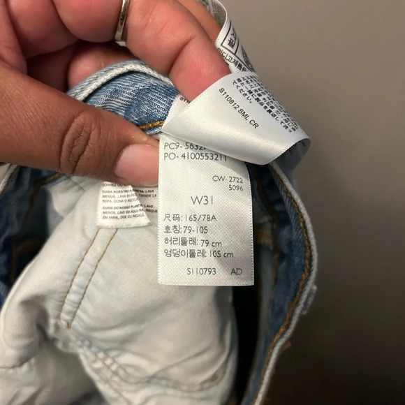 Levi’s shorts - 501 med/light blue button fly cut-off distressed - Picture 9 of 9